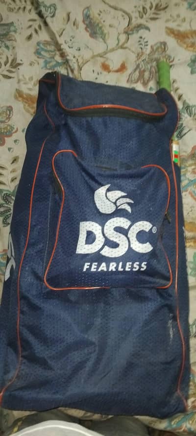 Cricket kit used 2 times well condition no tearing، not less then 8k