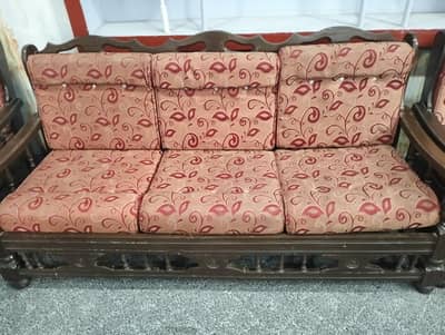 Sofa Set For Sale in Very good Condition