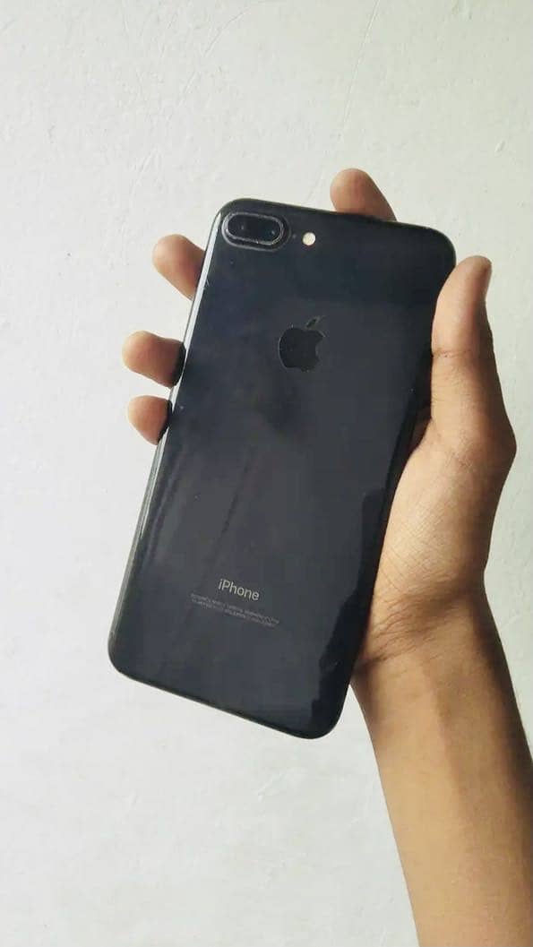 Apple iPhone 7 Plus 1