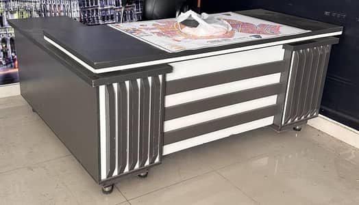 executive table