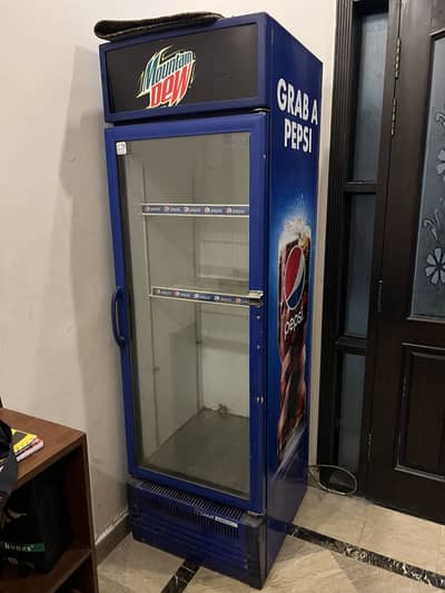 400 litr chiller A1 condition fully working condition