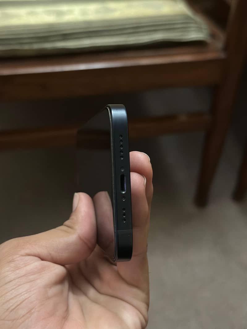 iPhone 12 4