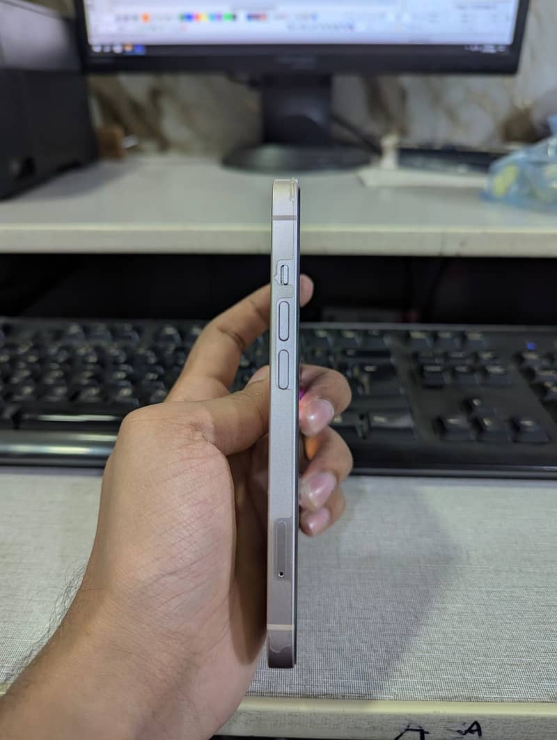 Apple iPhone 13 1
