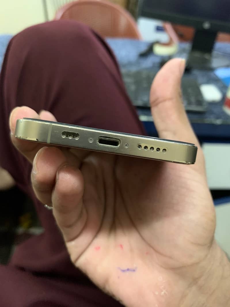 Apple iPhone 12 Pro 8
