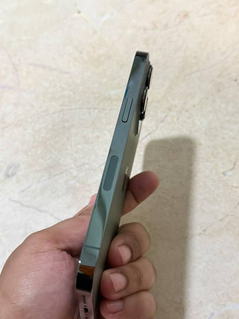 Apple iPhone 13 Pro 6