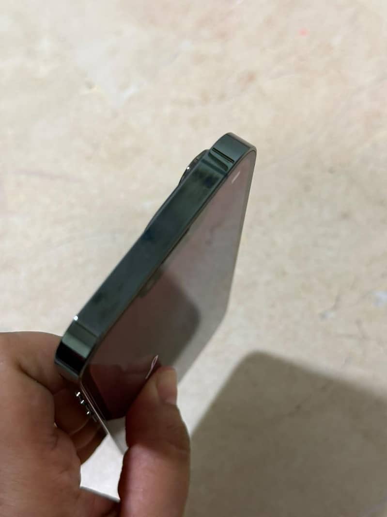 Apple iPhone 13 Pro 8