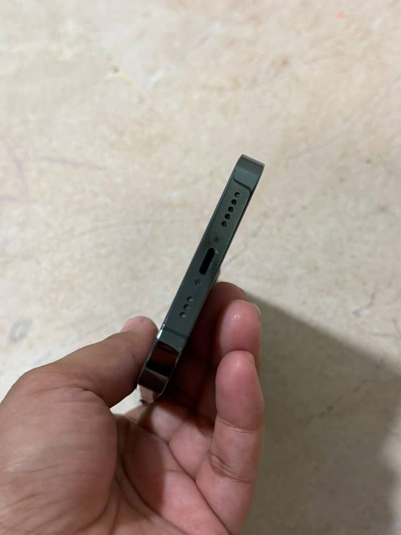 Apple iPhone 13 Pro 9