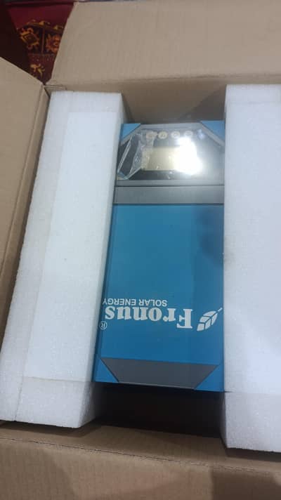 Fronus 3.2 KW Xeon hybrid inverter