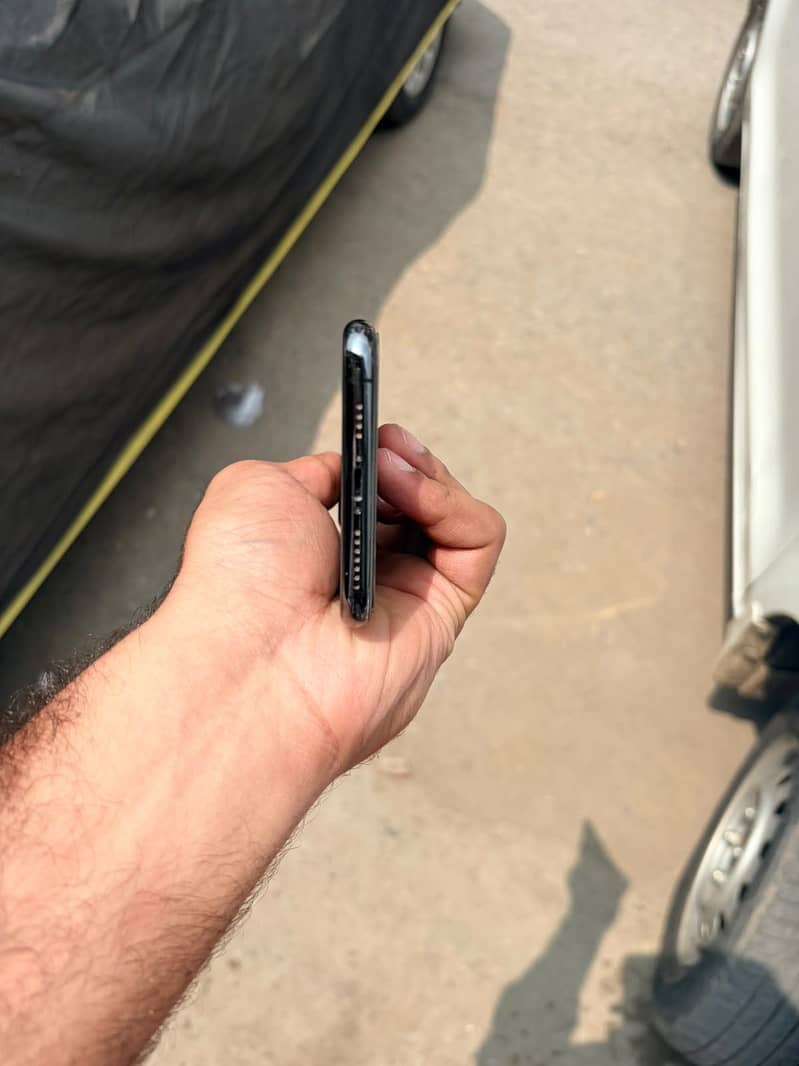 Iphone 11 Pro max Pta approved 4