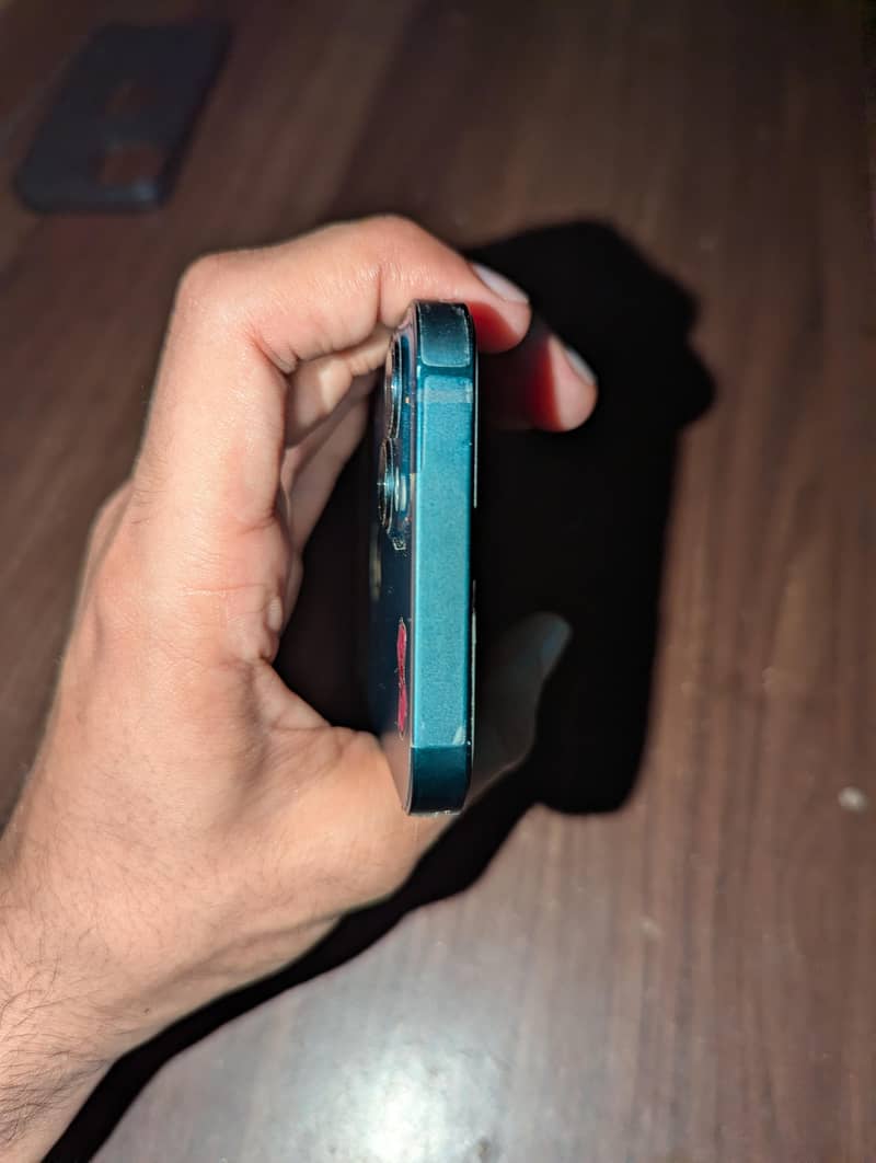Apple iPhone 13 3
