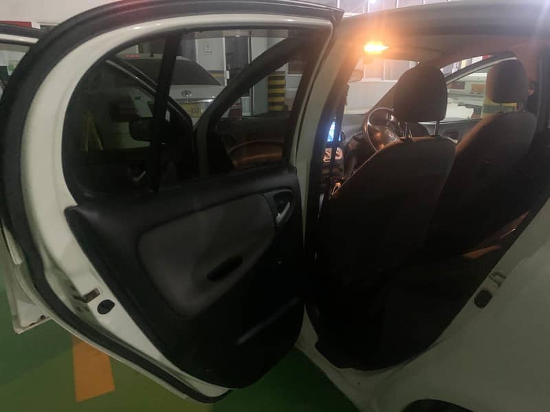 Toyota Vitz 2004 2