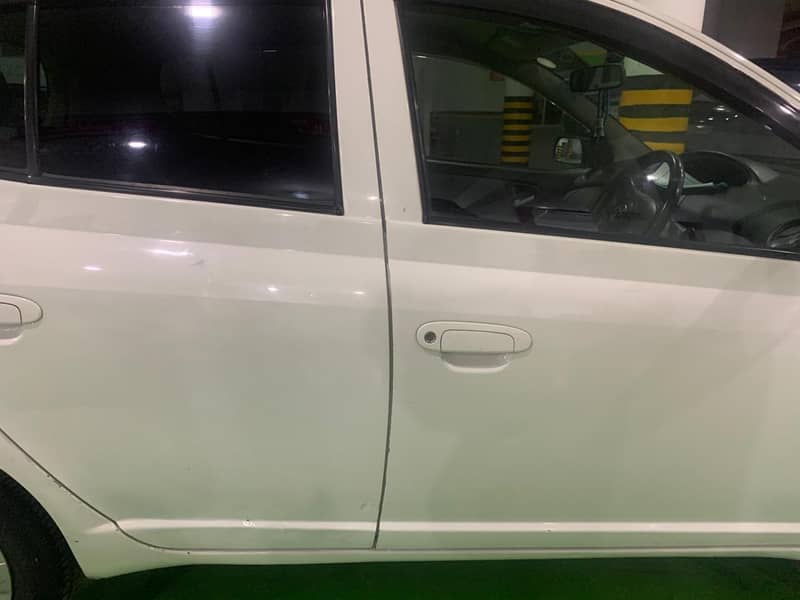Toyota Vitz 2004 18