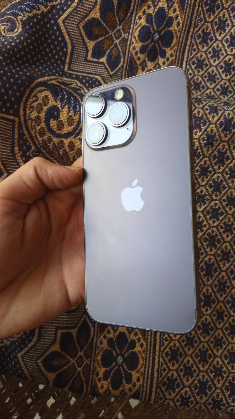 Apple iPhone 14 Pro Max 4