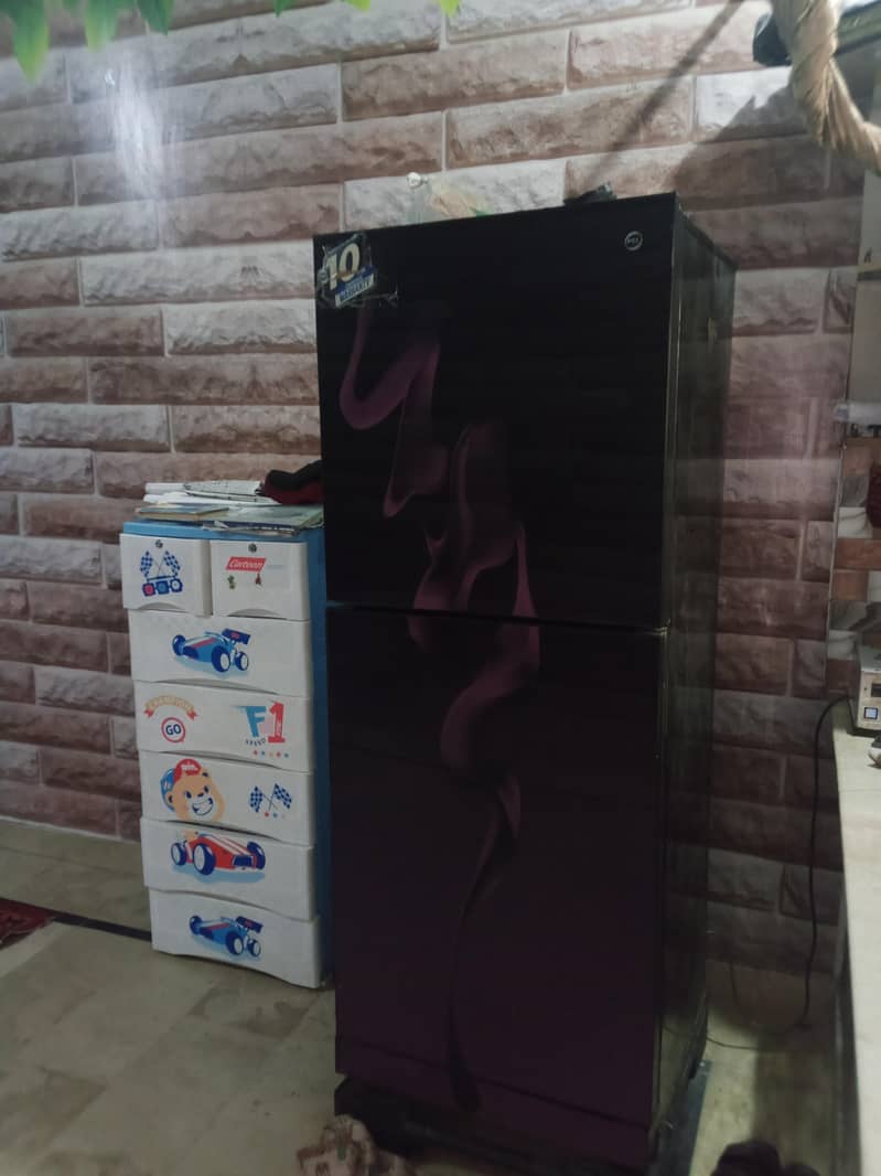 PELL ( FULL SIZE ) REFRIGERATOR 0