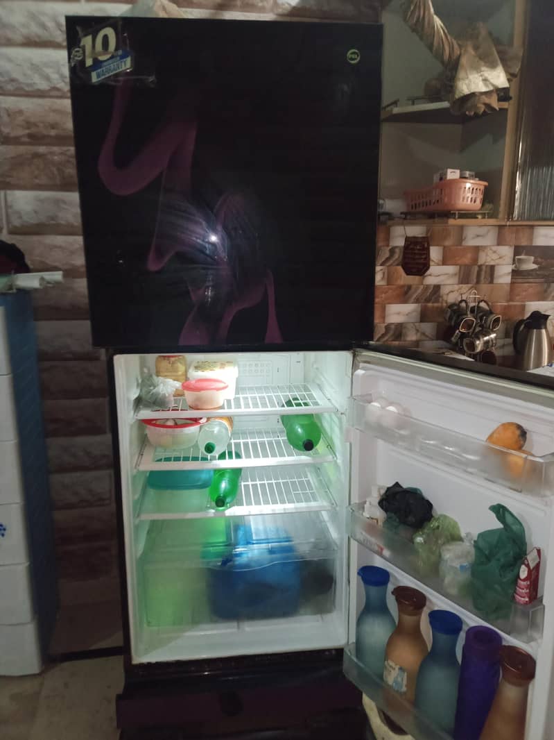 PELL ( FULL SIZE ) REFRIGERATOR 1