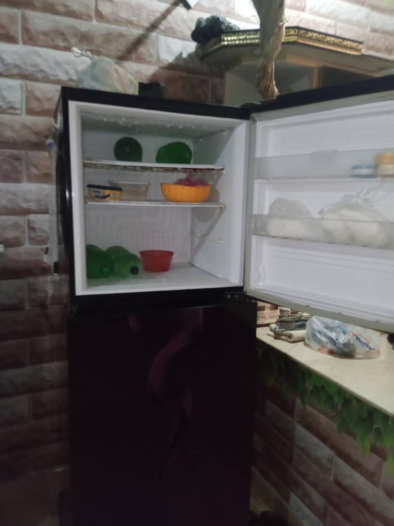 PELL ( FULL SIZE ) REFRIGERATOR 2