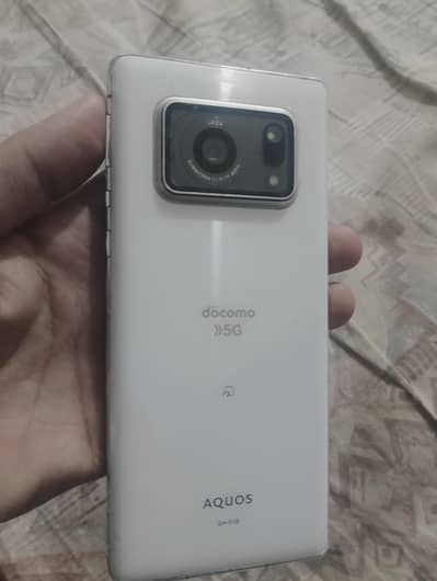 Aquos R6 5G