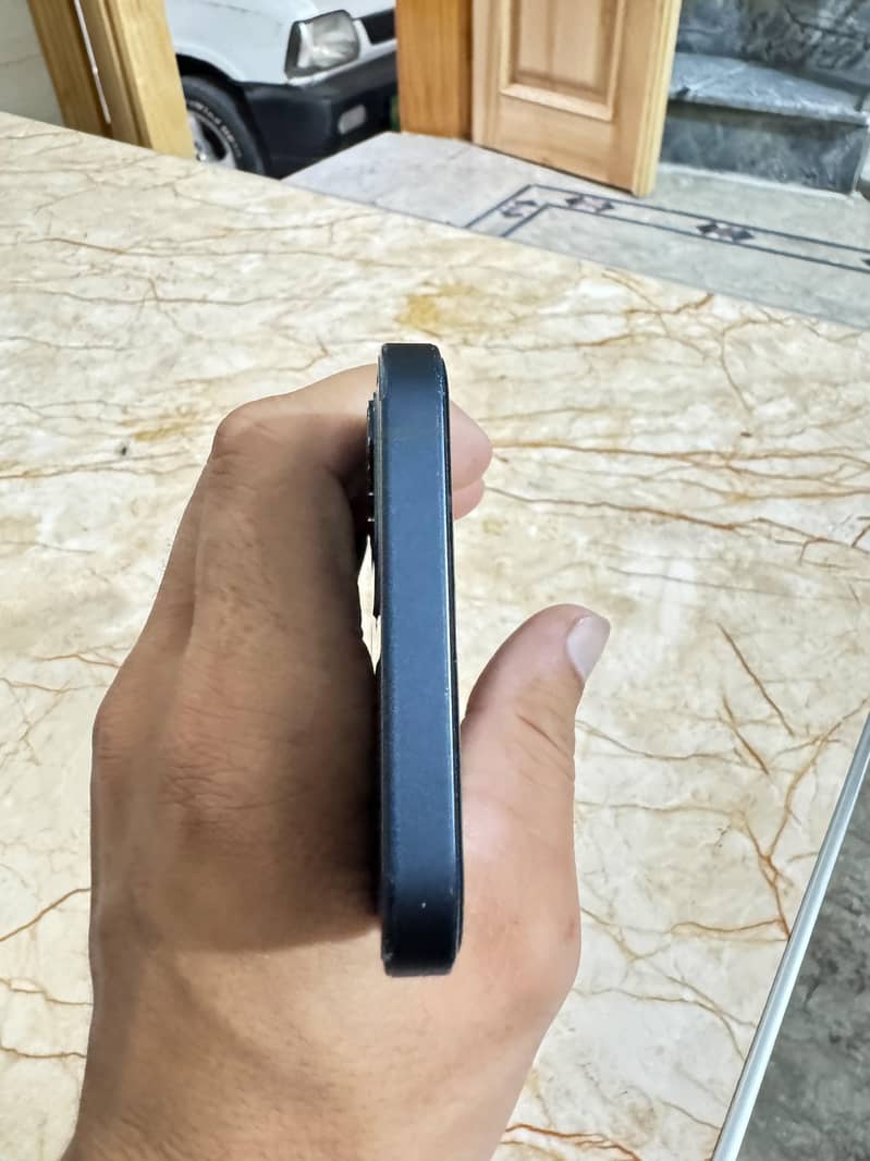 Apple iPhone 12 2