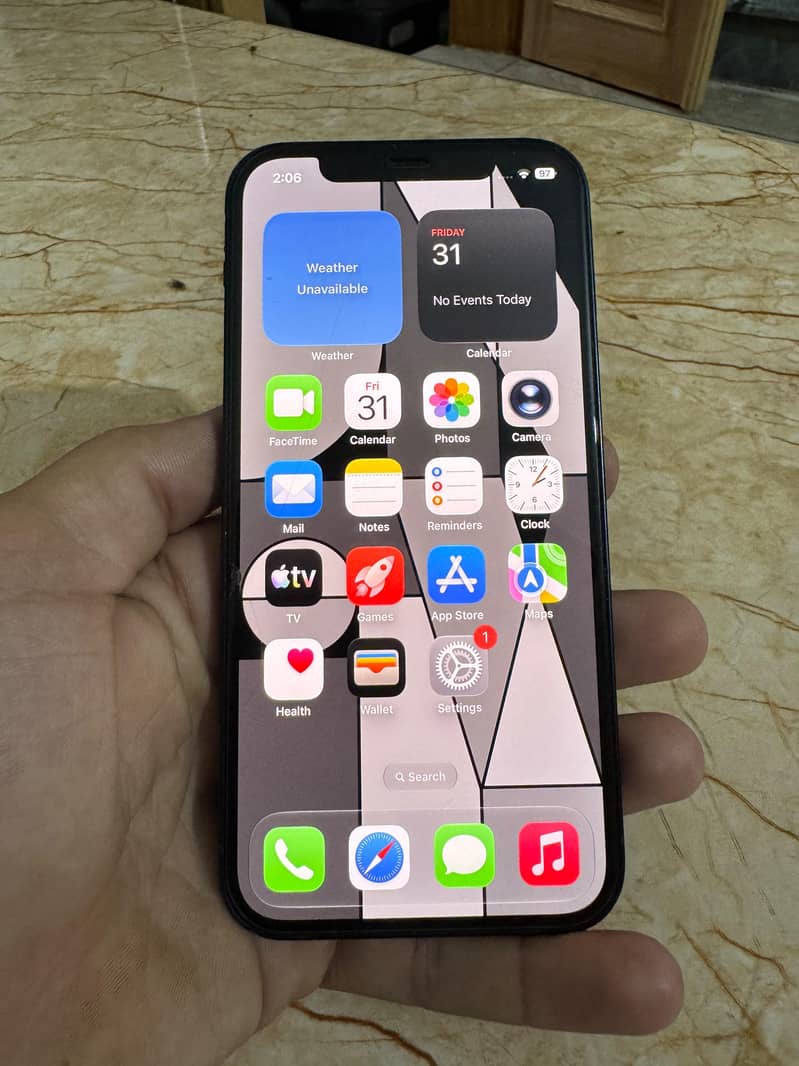 Apple iPhone 12 4