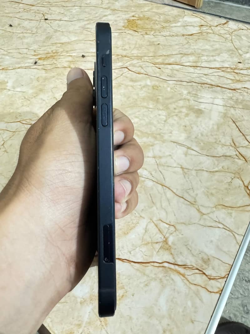 Apple iPhone 12 6