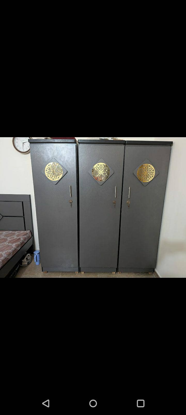 Urgently Selling a bedset 1