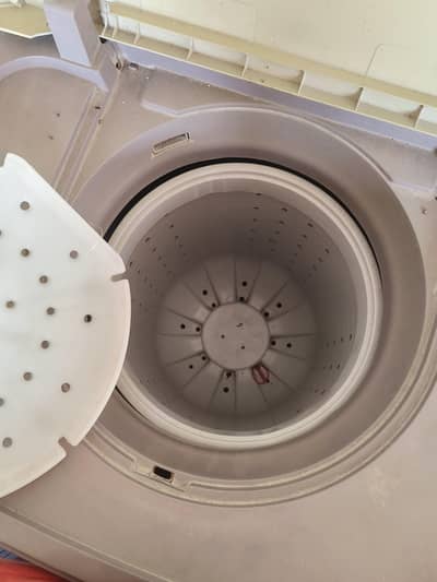 WASHING AND DRYING MACHINE