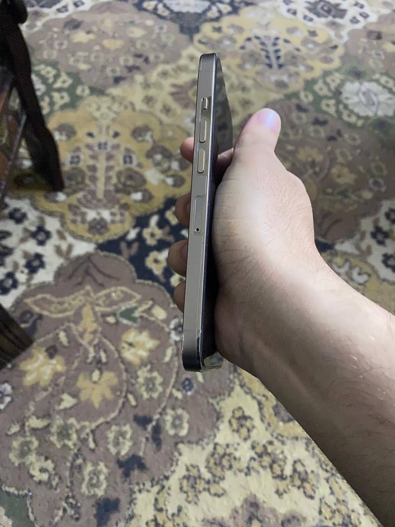 Apple iPhone 13 Pro 1