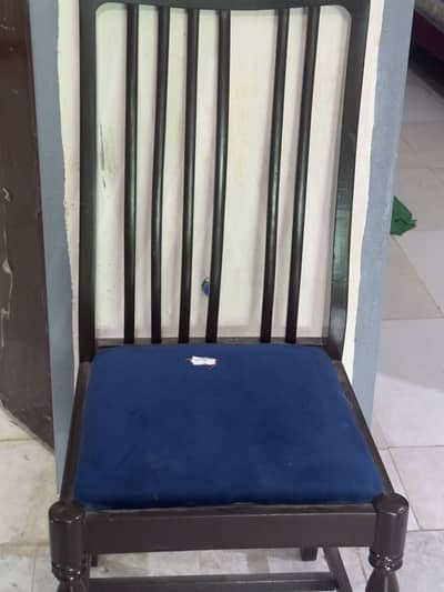 4 chairs and dinning table