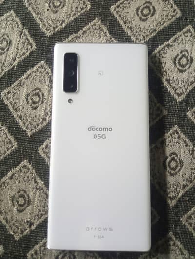 Docomo f52A arrow 5G
