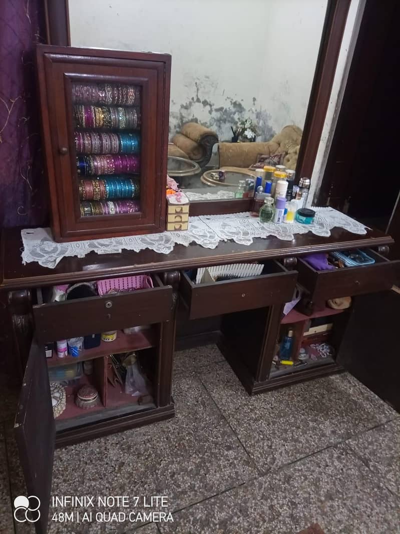 dressing table 1