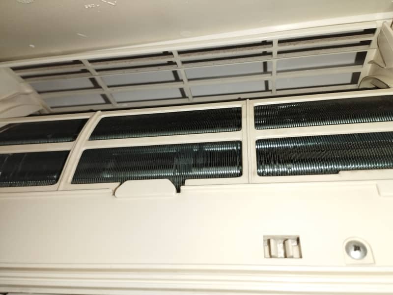 Dawlance split AC 1 ton 1