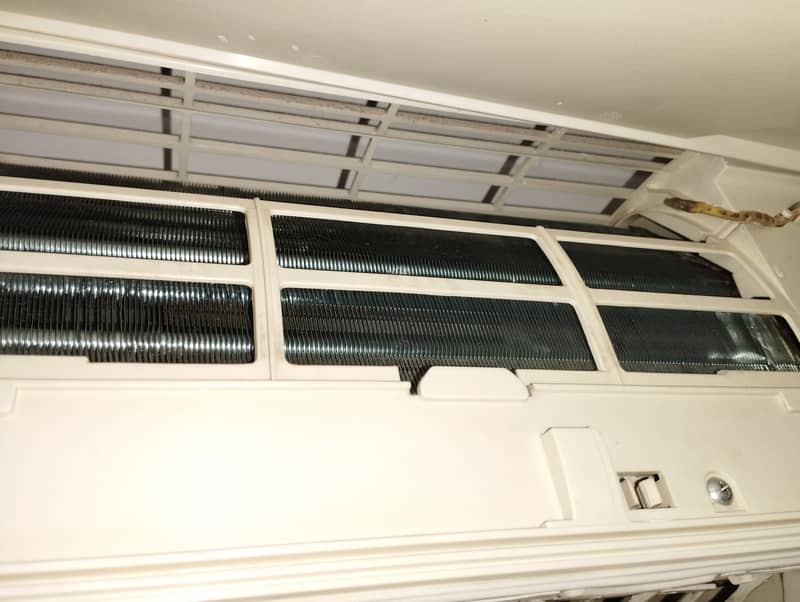 Dawlance split AC 1 ton 2