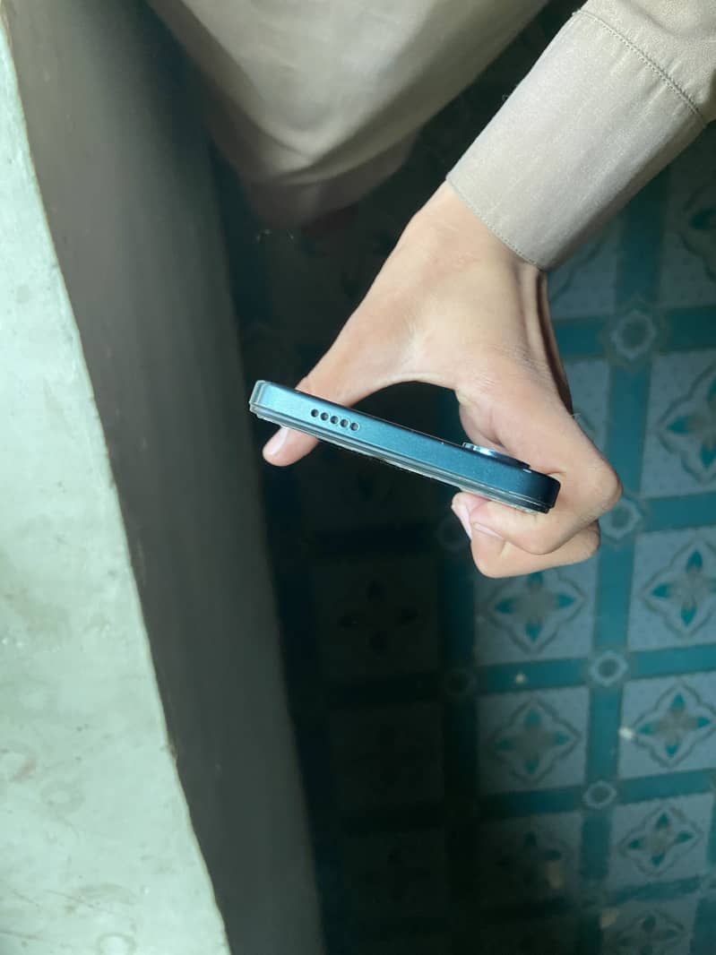 Vivo Y04 4