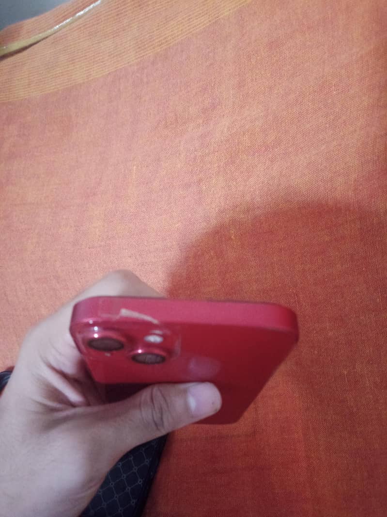 Apple iPhone 13 4