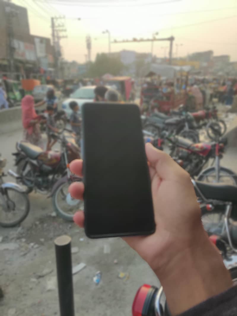 One Plus 9R 1