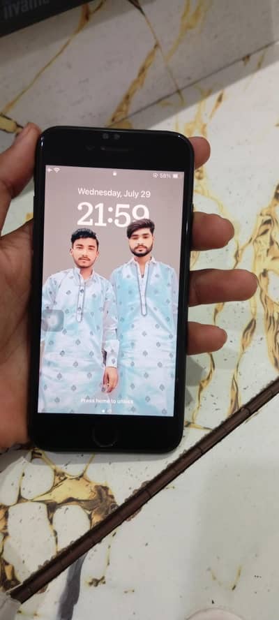 Apple iPhone SE