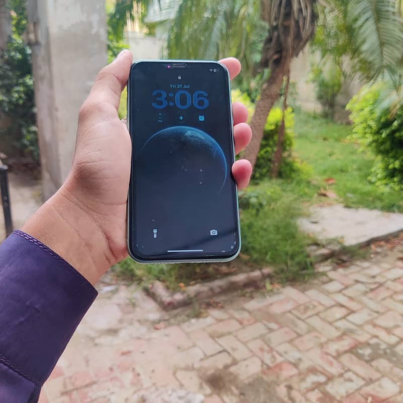 Apple iPhone 11 5