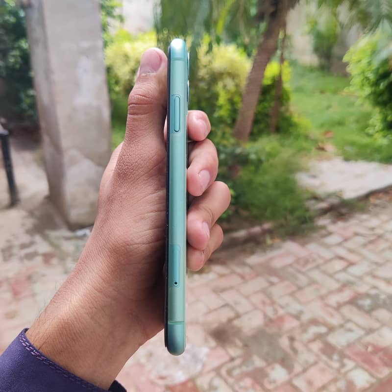 Apple iPhone 11 6
