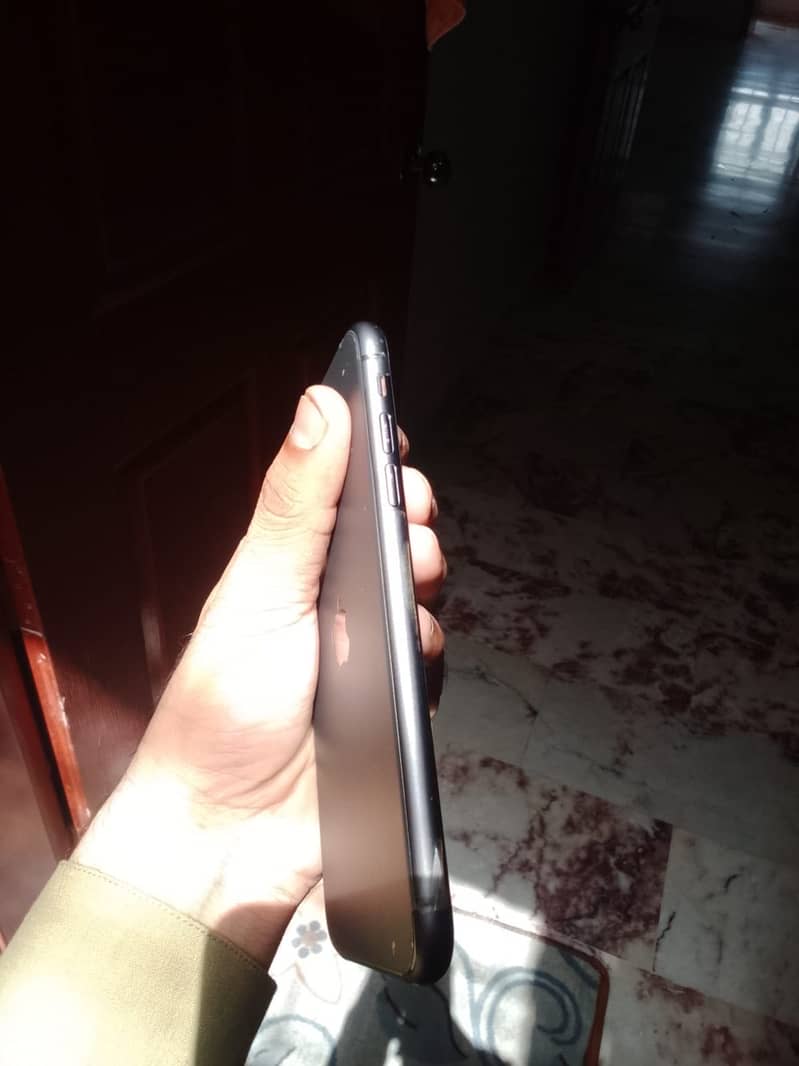 Apple iPhone 11 5