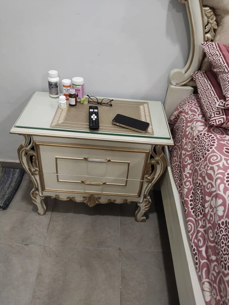 Bed with Dressing Table and Side Tables 1
