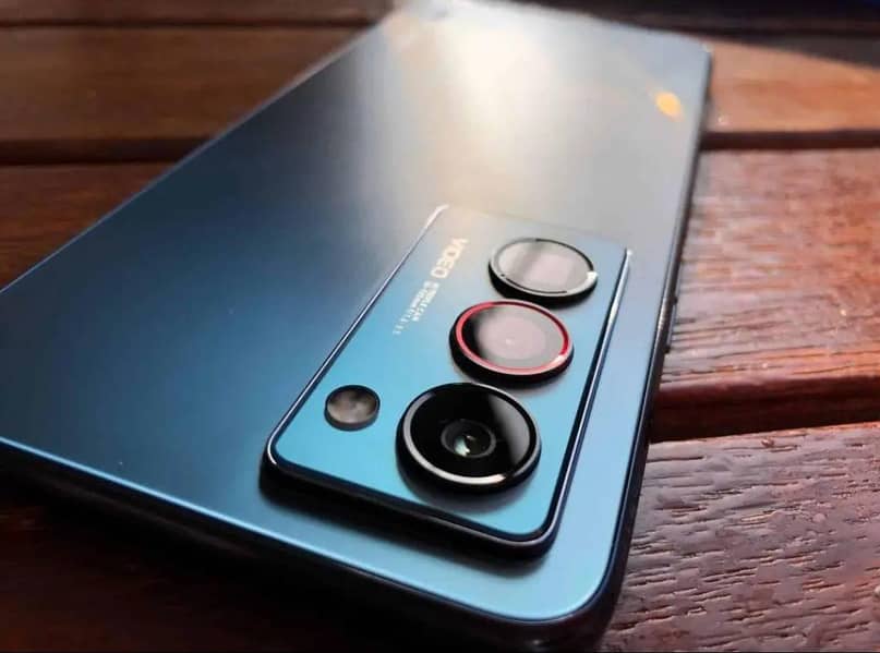 Tecno CAMON 18 Premier 0