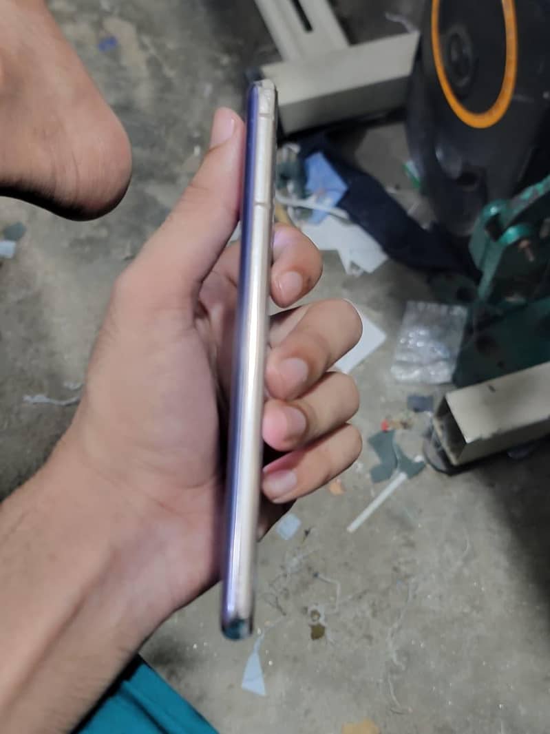 Samsung Mobile S21 2