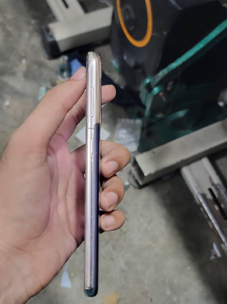 Samsung Mobile S21 3