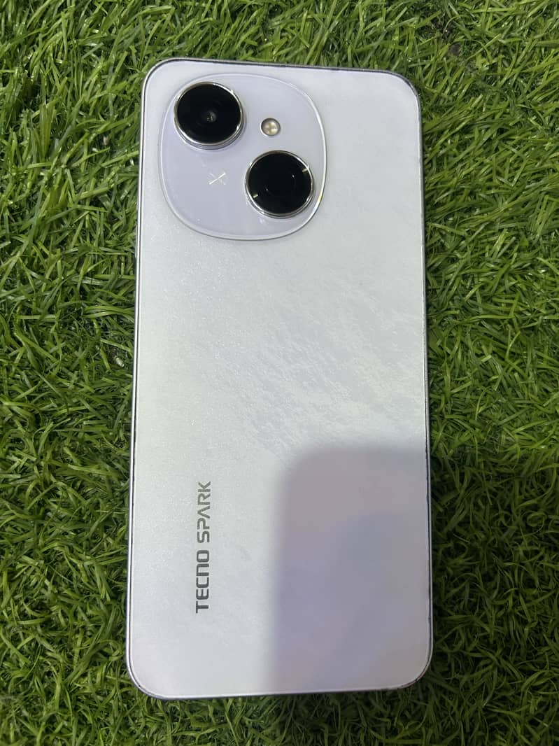 Tecno Spark Go 1 4