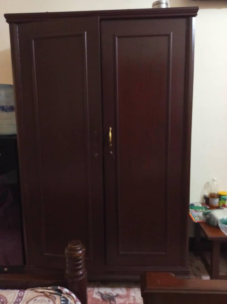 wardrobe 0