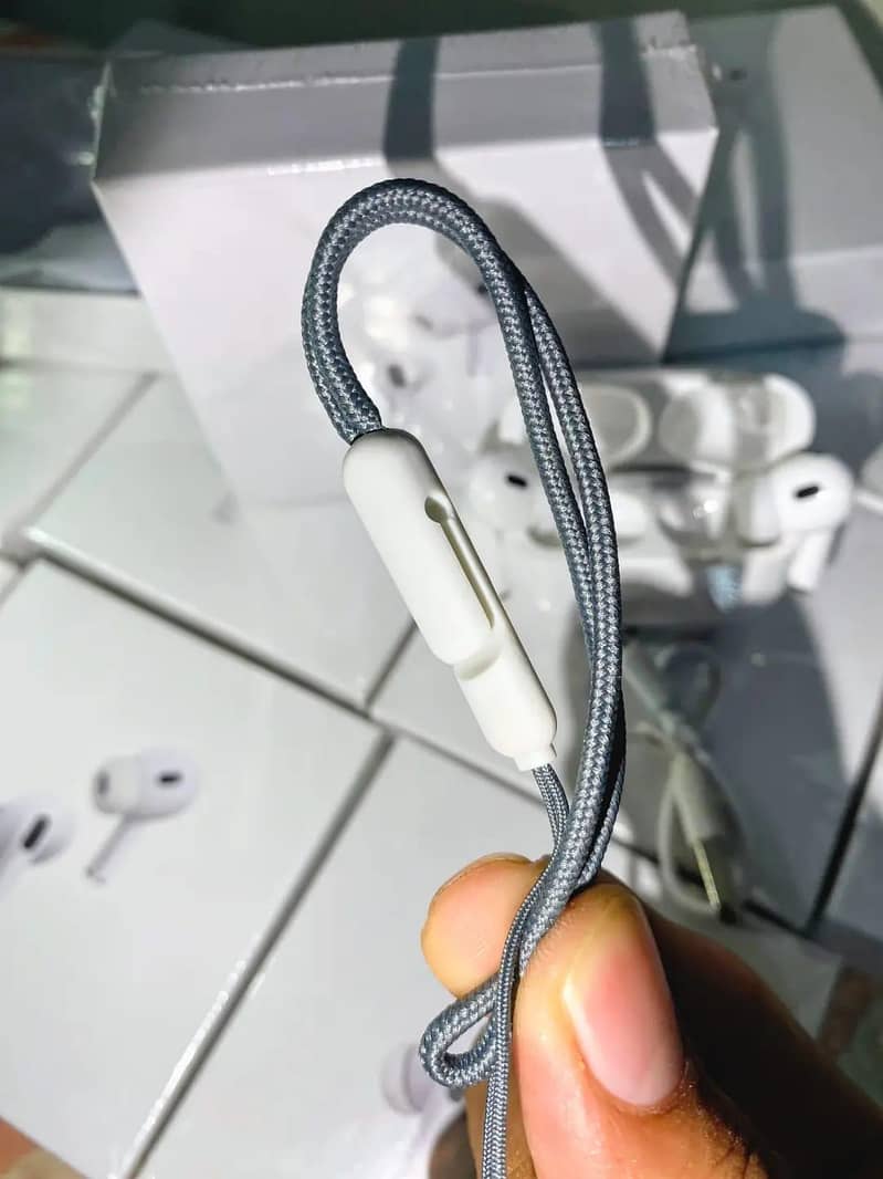 earbuds wireless 1