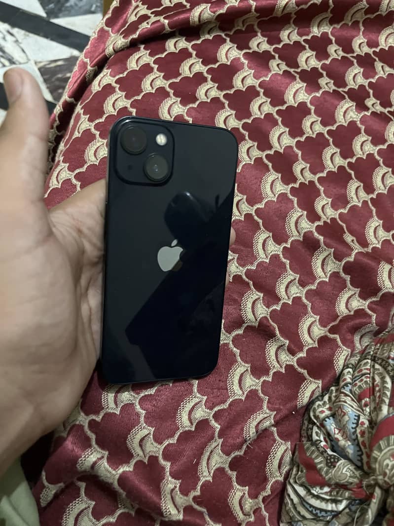 Apple iPhone 13 5