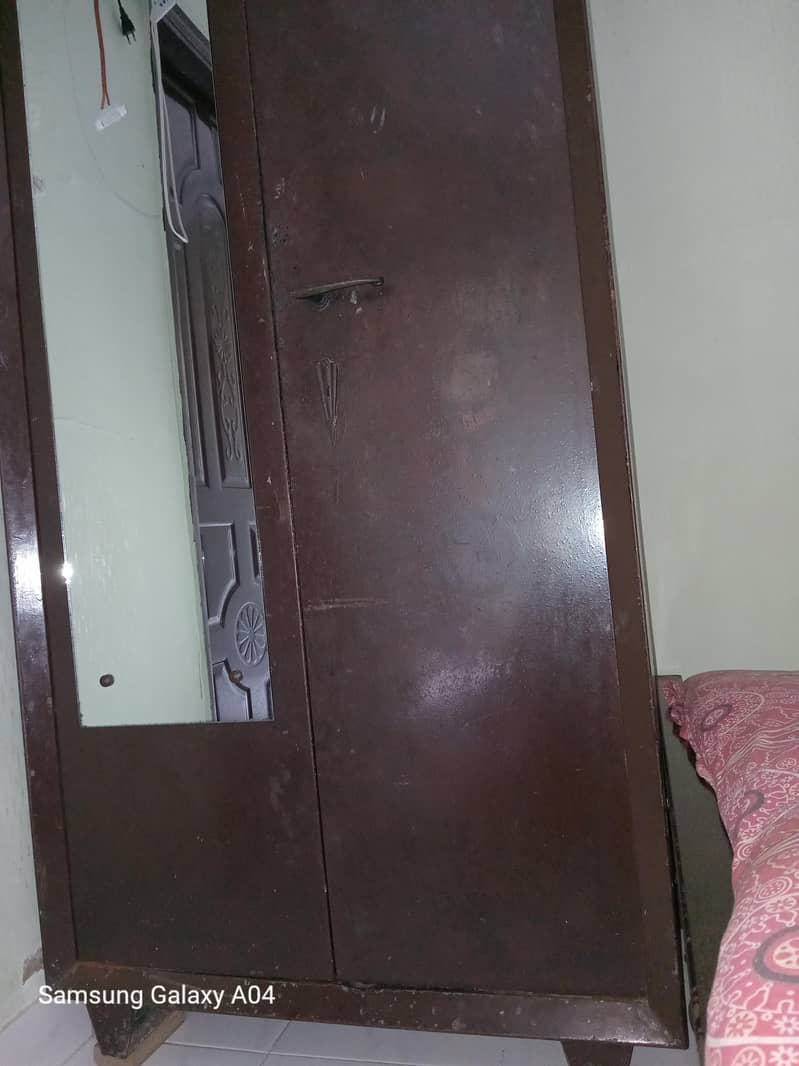 wardrobe 0