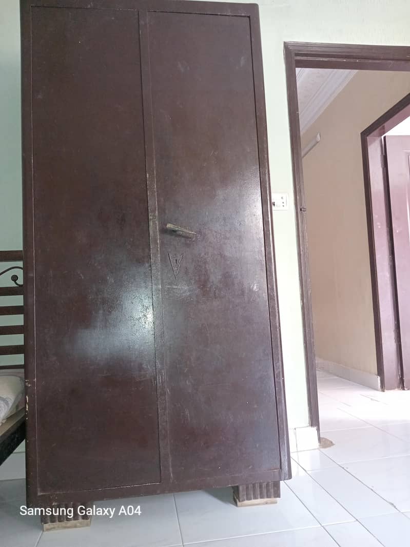 wardrobe 0