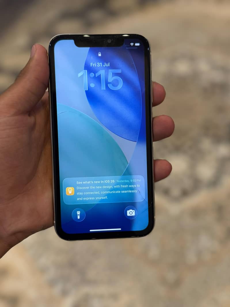 Apple iPhone 11 4